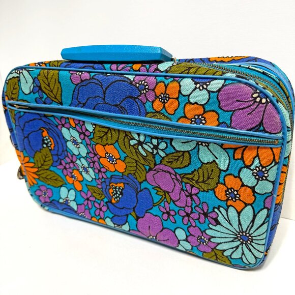 Vintage Flower Power Travel Case - Picture 1 of 11